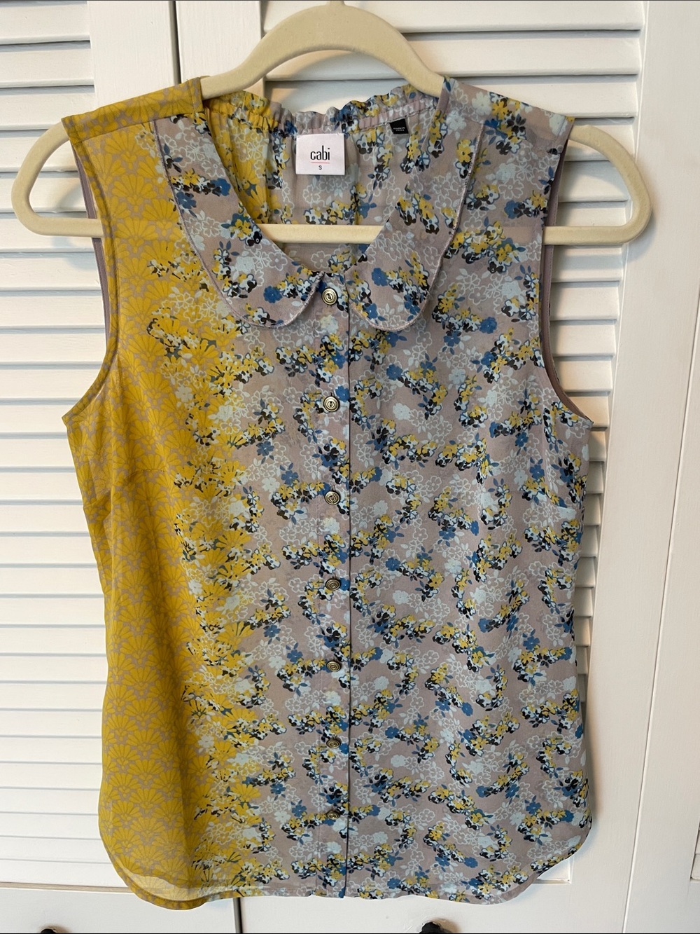 Cabi Offsides Floral Sleeveless Button-Front Top in Yellow and Gray